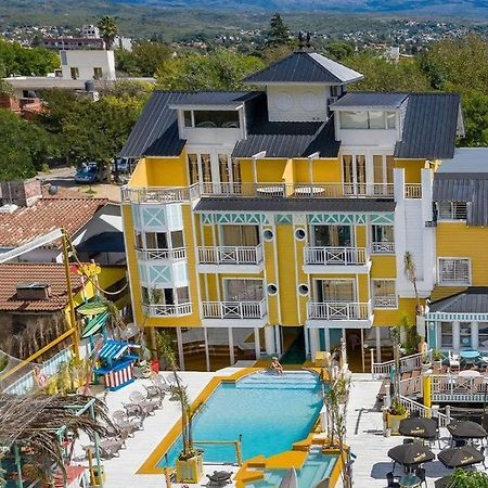 Hotel Club House Вила Карлос Пас Екстериор снимка
